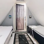 4 Person In *