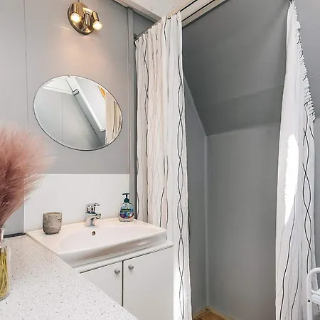 Hébergement de vacances 4 Person In *